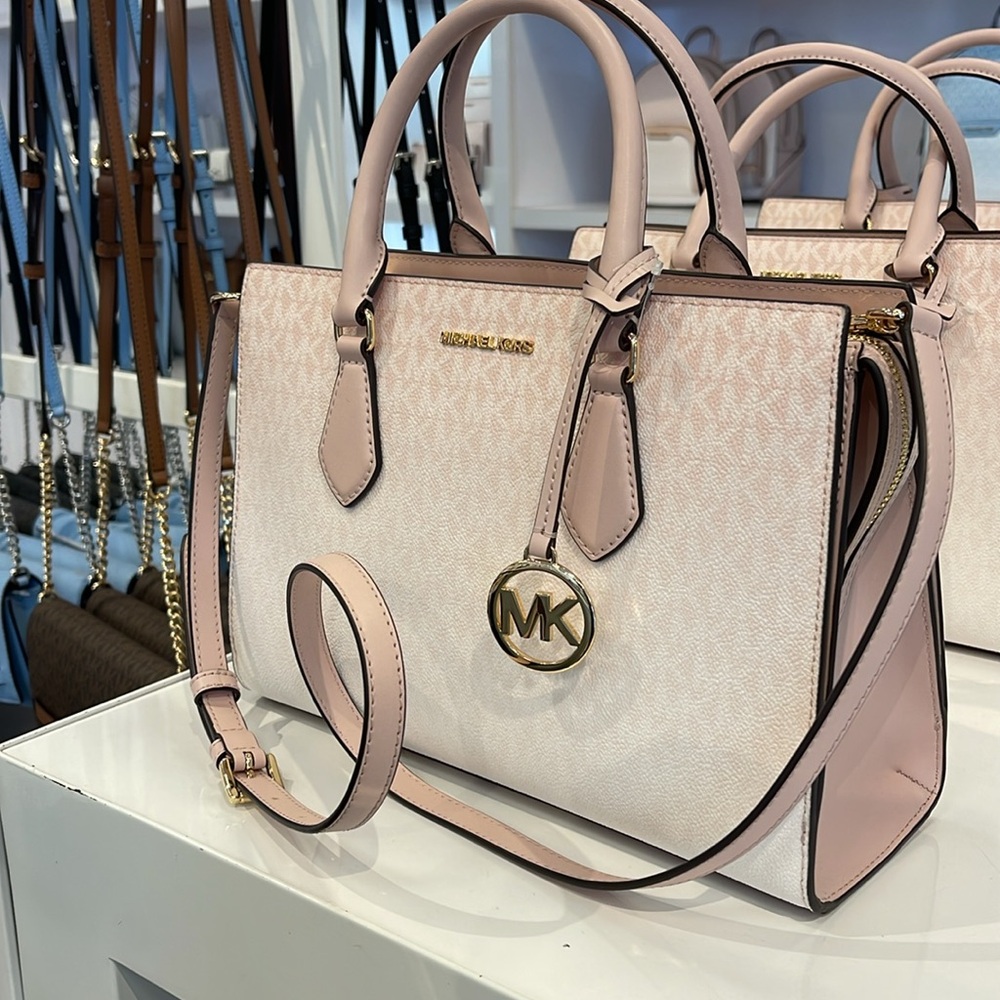 MICHAEL KORS Sheila Md Ombré Signature Logo Satchel Crossbody Bag
Powder Blush - Picture 4 of 16